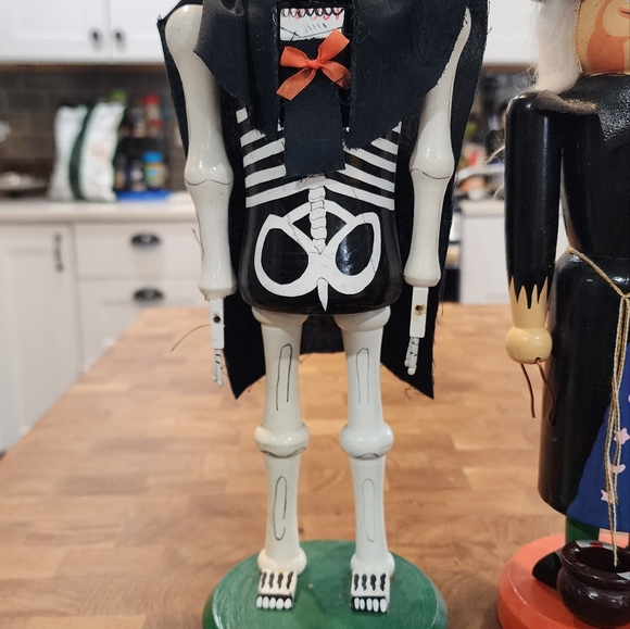 Halloween Nutcrackers - Picture 2 of 7